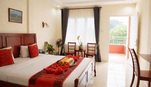 Zoé’s Paradise Waterfront Hotel