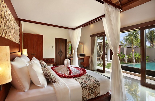 1 BR Suite Villa with a private pool, FREE return airport transfers