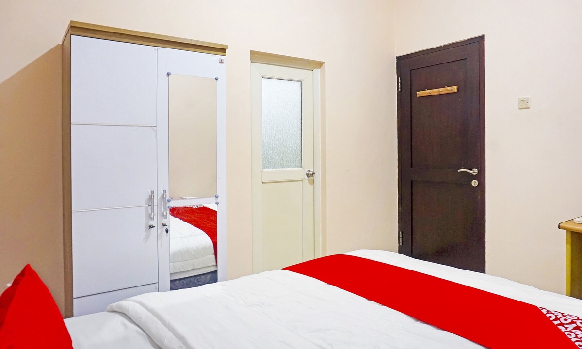 Binong Hotel | OYO 91349 Karawaci Taman Permata 3