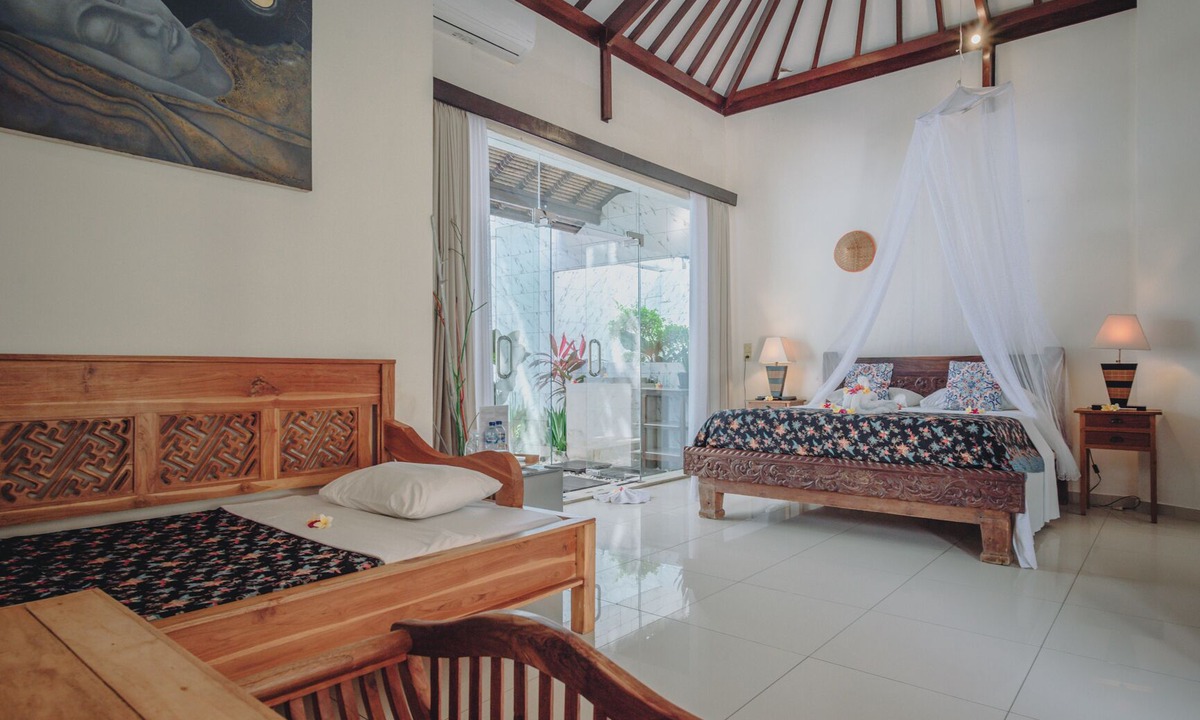 Lovina Hotel | Frangipani Beach Hotel