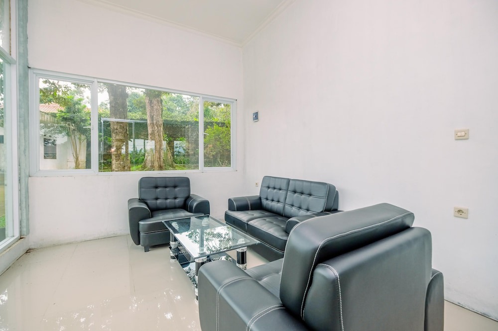 Pancawati Apartment | Comfort Stay Studio Room At Graha Wishnu Guest House