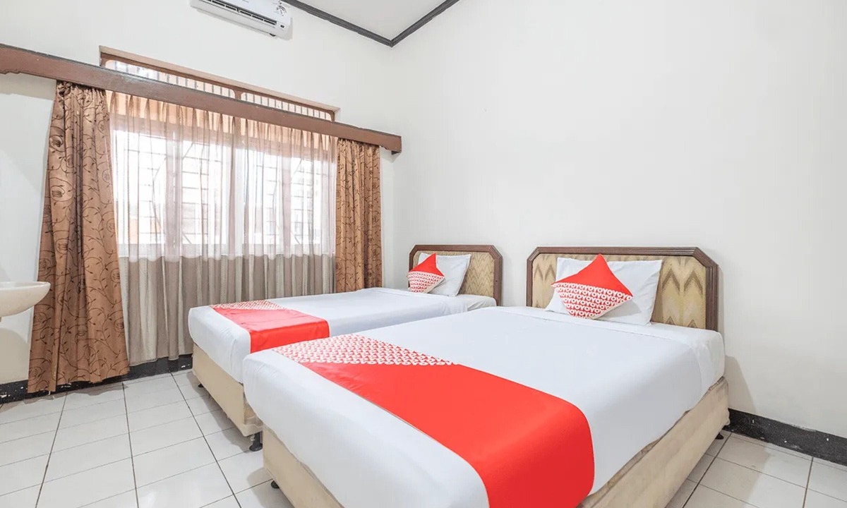Biringkanya Hotel | OYO 2703 Hotel Transit 1