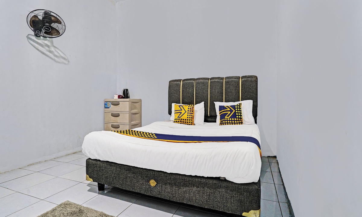 Cileunyi Hotel | OYO 92269 Arjuna Homestay