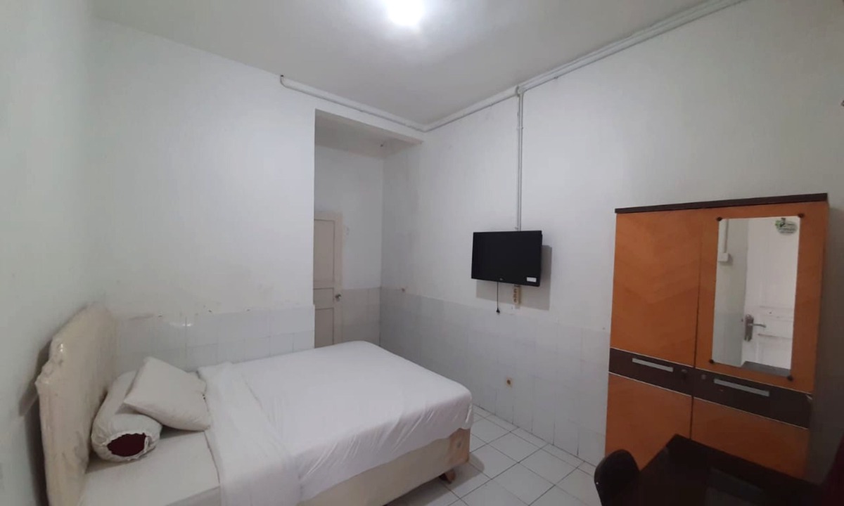 Lubuk Baja Hotel | OYO 92586 Happy 777