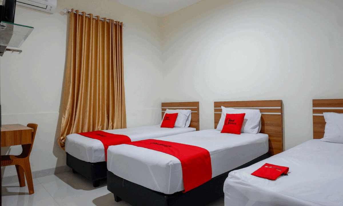 Purwokerto House | RedDoorz near Living Plaza Purwokerto