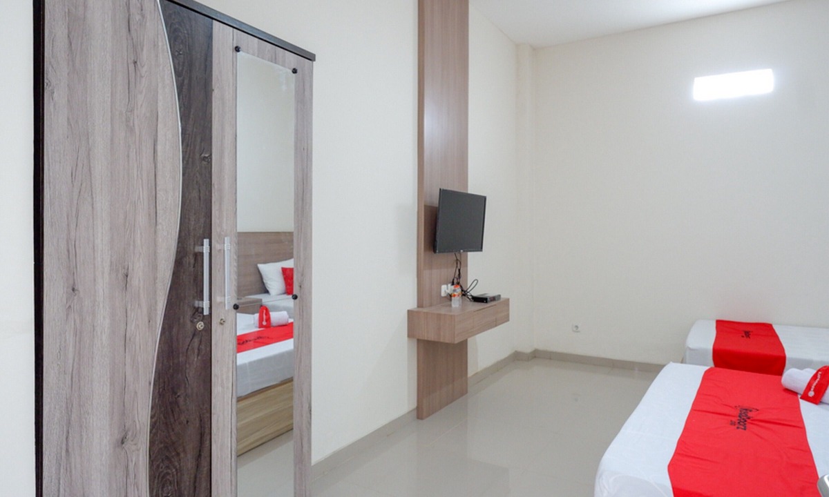 Tegal Hotel | RedDoorz near Pacific Mall Tegal 2
