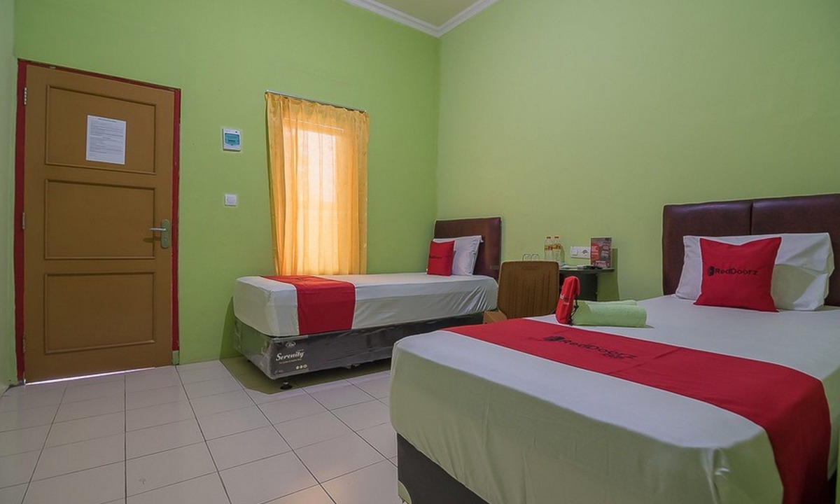 Purwokerto Hotel | RedDoorz near Kampus UMP Purwokerto