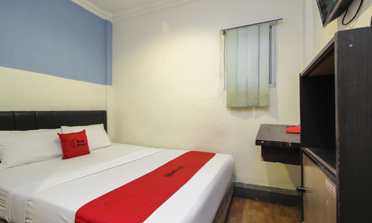 Manado City Centre Hotel | RedDoorz near Bethesda Manado