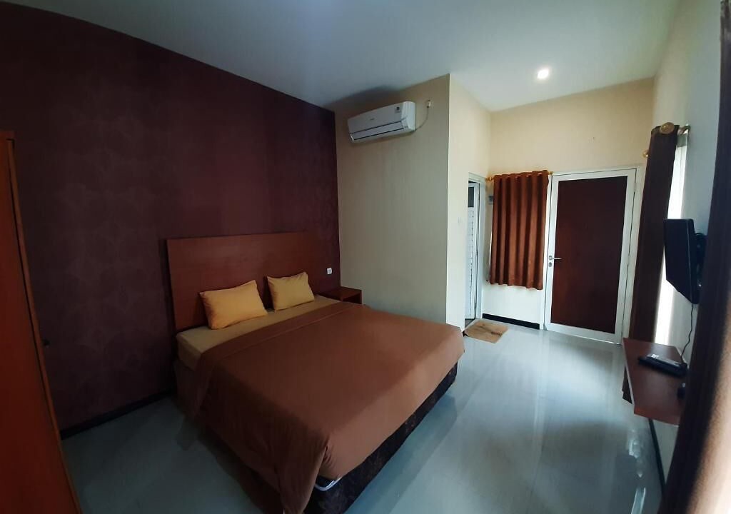 West Cirebon Bed & Breakfast | Denofe House
