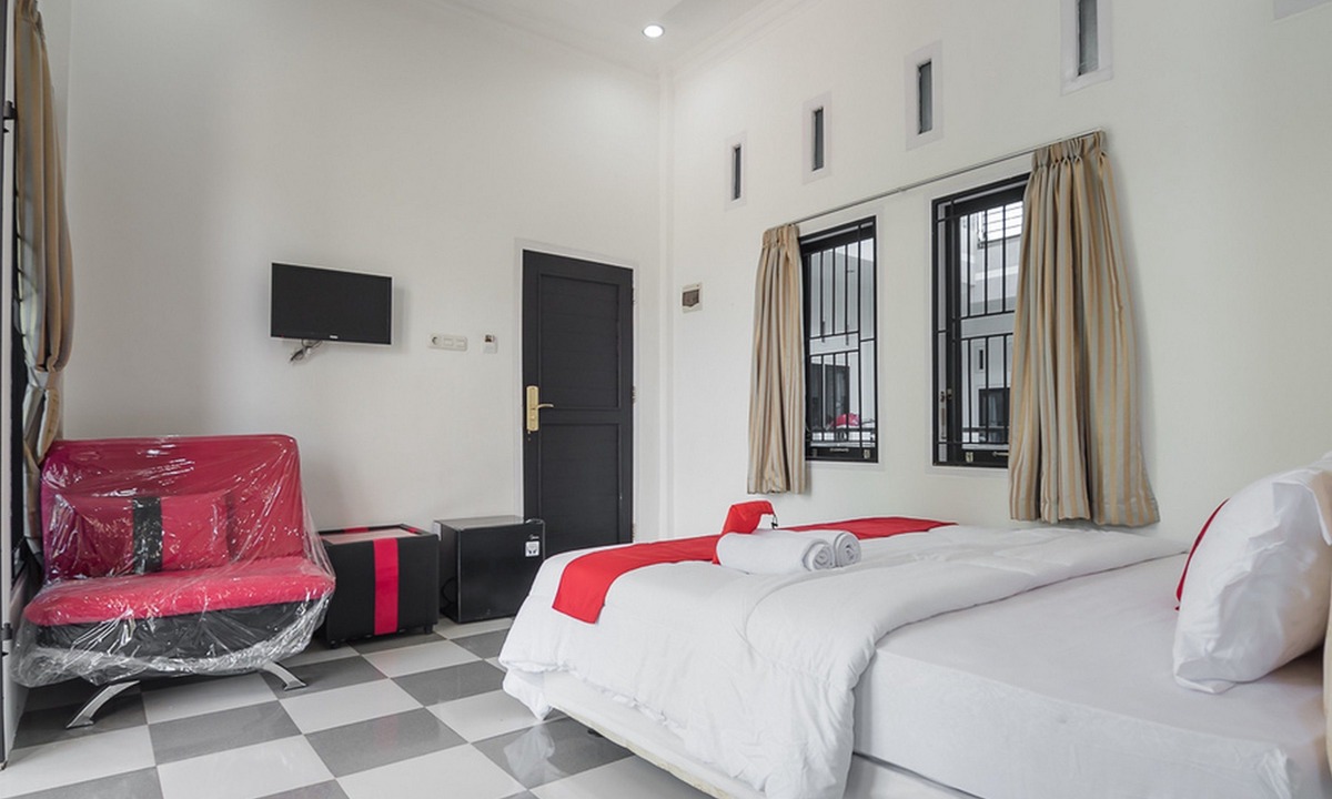 Jambi House | RedDoorz near Sultan Thaha Airport Jambi