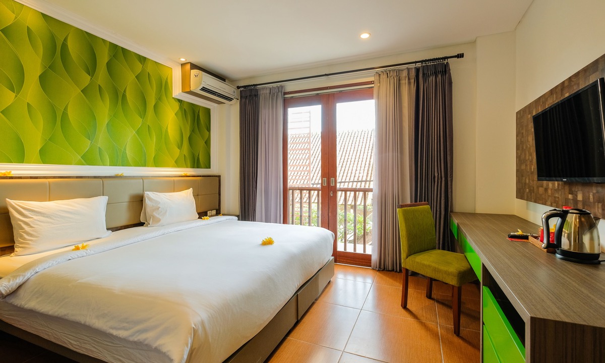Batu Bolong Hotel | Papillon Echo Beach