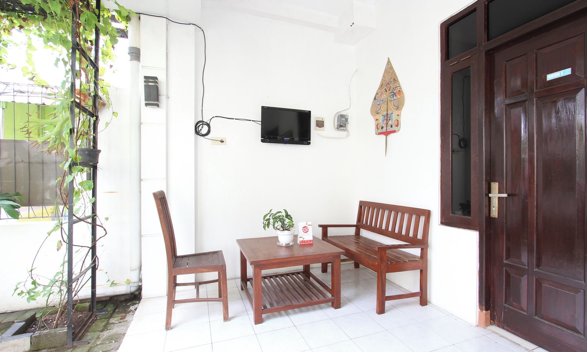 Banaran Hotel | OYO 95108 Nareswari Homestay Syariah