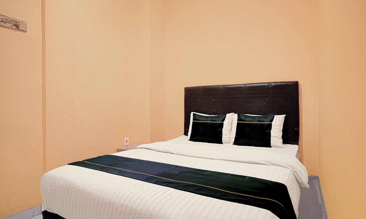 Medan Hotel | OYO 95017 Kapten Muslim Residence