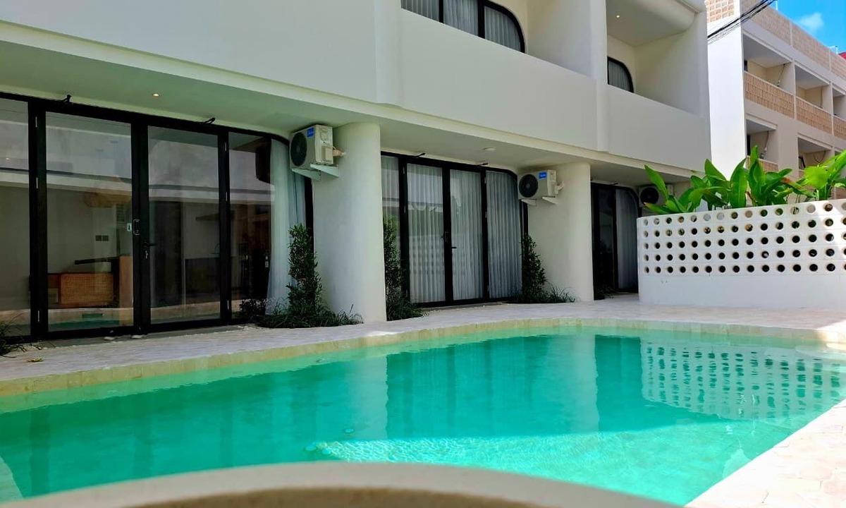 Batu Bolong Hotel | NOVO CANGGU