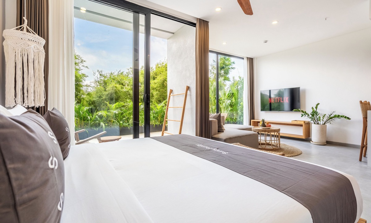 Batu Bolong Hotel | Sunny Muse by Betterplace