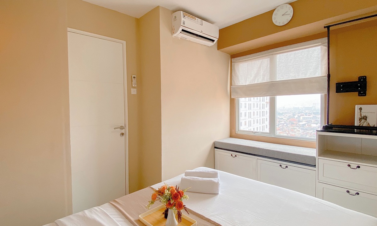 Jatinegara Apartment | Warm And Homey 2Br Bassura City Apartment