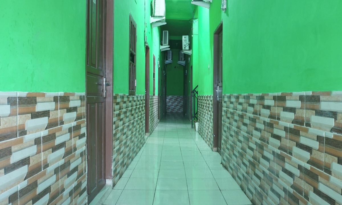 Pallangga Hotel | OYO 93875 Tifar House Near Lapangan Raja-raja