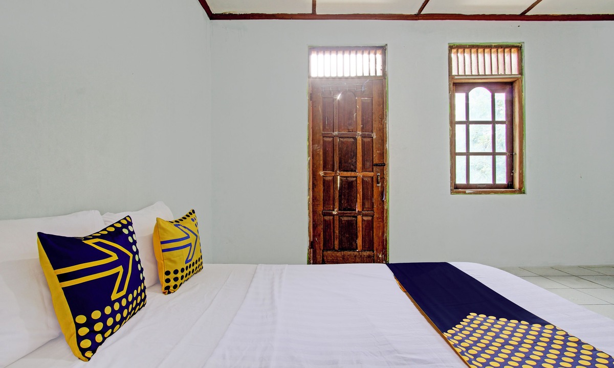 Ngemplak Hotel | SPOT ON 93592 Pondok Backpackers Ardafa JogjaNearBlue Lagoon Jogja