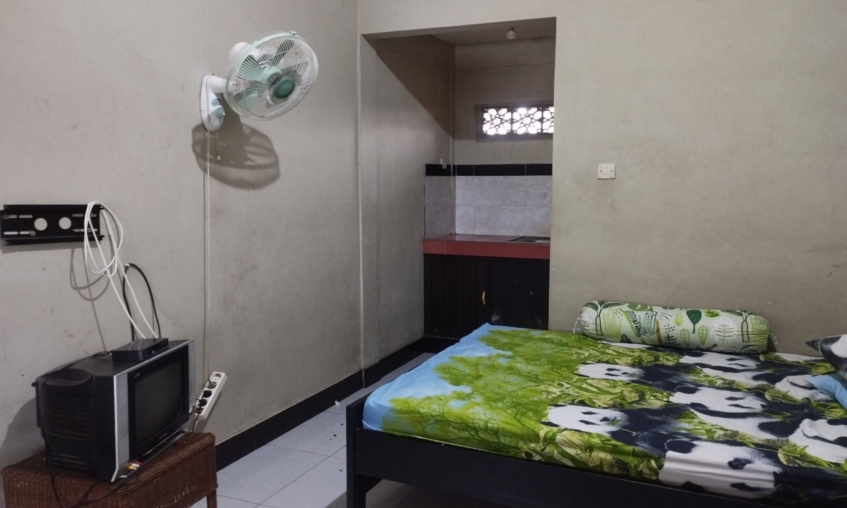 Mataram Hotel | OYO Life 93403 Penginapan Adinda