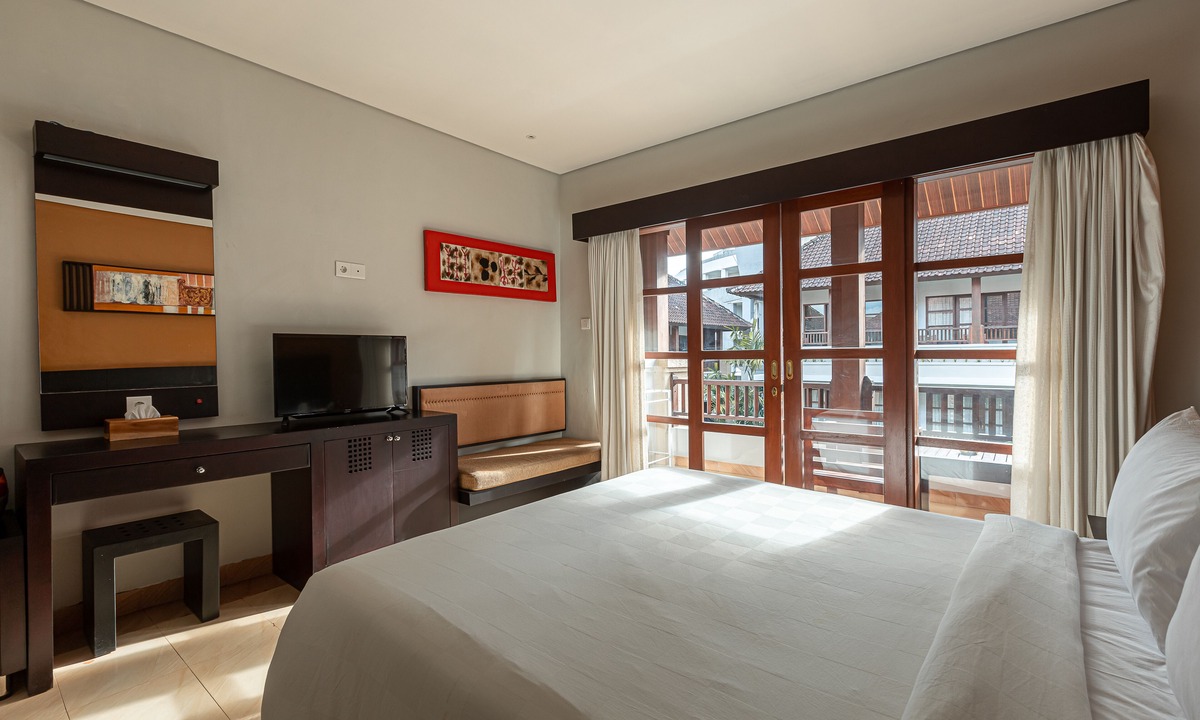 Legian Hotel | Fourteen Roses Beach Hotel