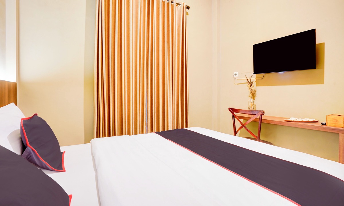 Padang Hotel | Collection O Padang C Center Near Transmart Padang