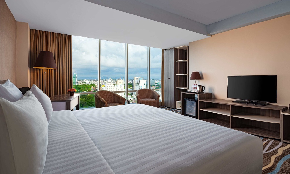 Makassar Hotel | Swiss-Belhotel Waterfront Makassar