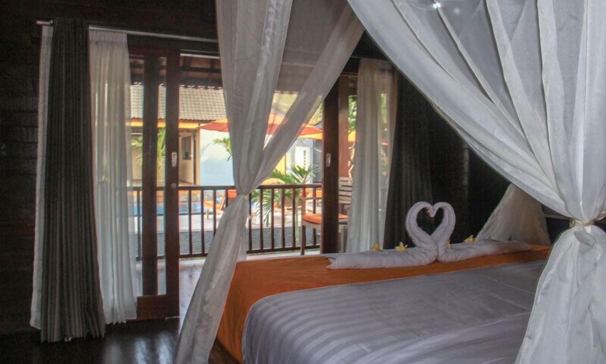 Mushroom Bay Hotel | Dinatah Lembongan Villas