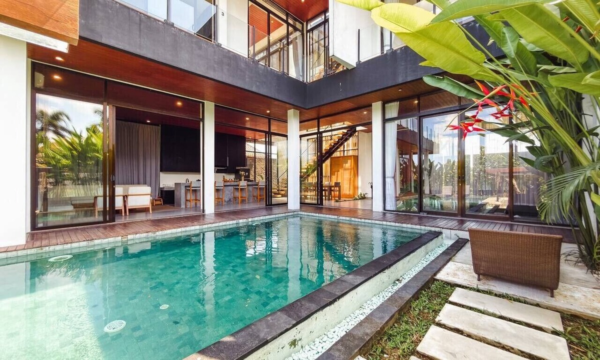 Beraban Villa | Luxury Spacious Villa Paradise with Pool & Rooftop