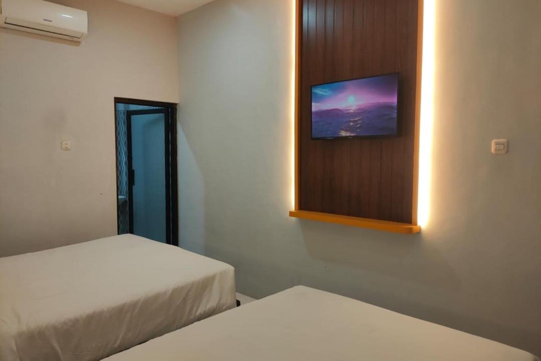 Dinoyo Hotel | Bwalk Hotel & Villa Malang