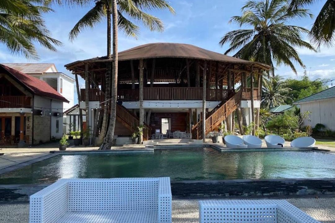 Papua Hotel | Mayo Beach Resort & Lounge
