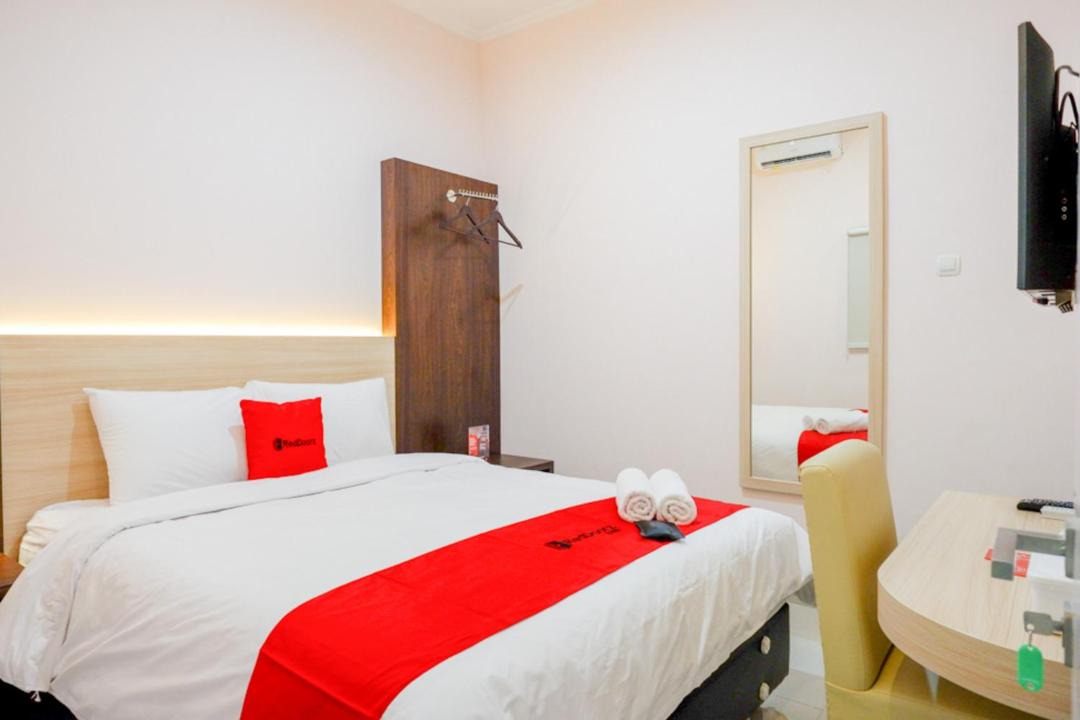 Catur Tunggal Hotel | RedDoorz near Gejayan 3