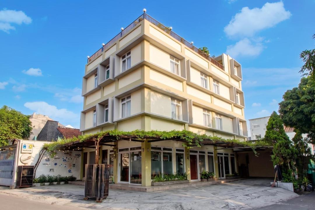Solo City Centre Hotel | Collection O near Stasiun Solo Balapan formerly WesBobo Inn
