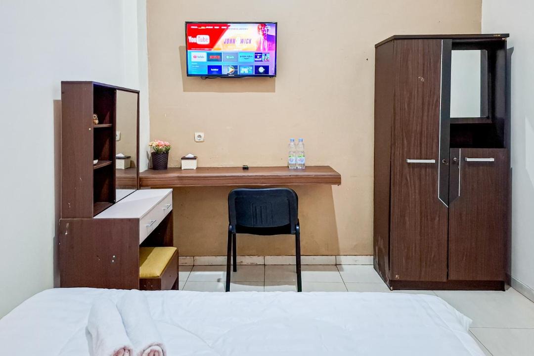 Semarang House | RedDoorz at Olive Hotel near USM Semarang