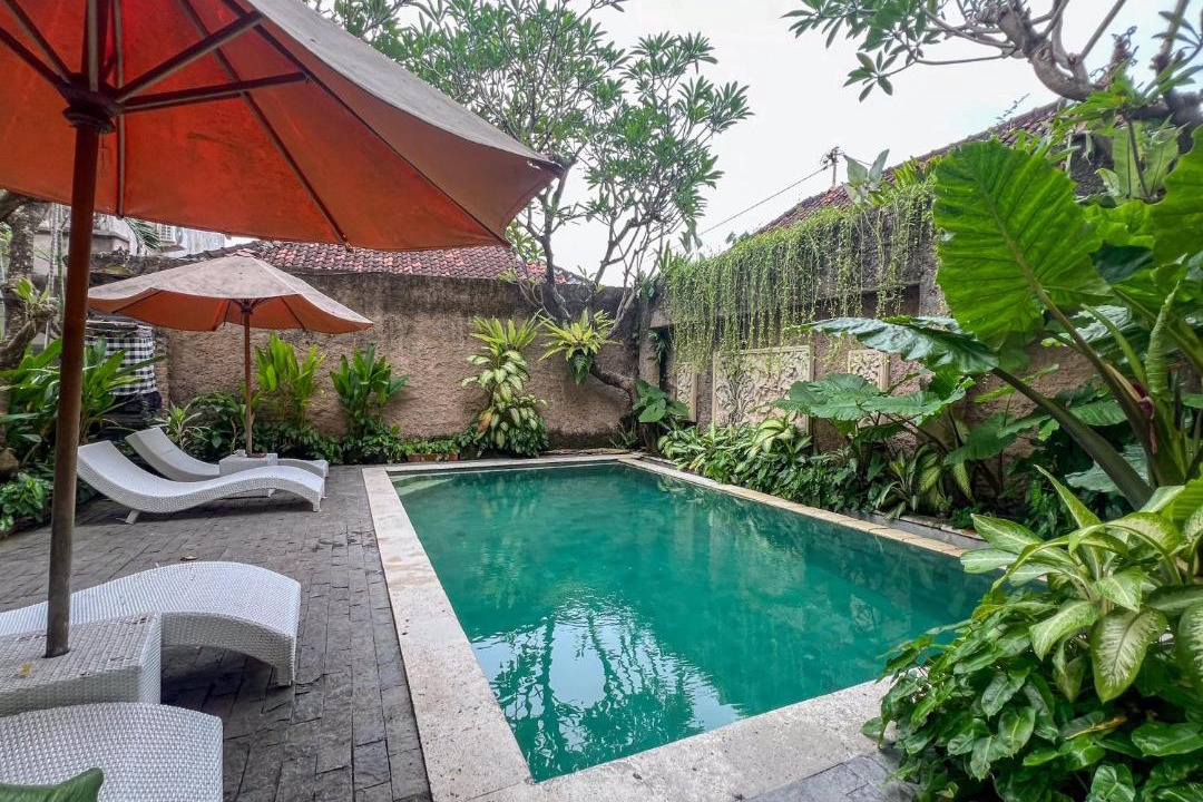 Raya Kuta Hotel | Urbanview Hotel Grand Pudjawan near Kuta Beach