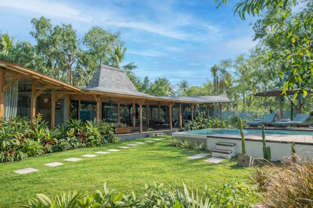 Gili Trawangan House | Villa Harimau-Original Joglo style 3B with pool