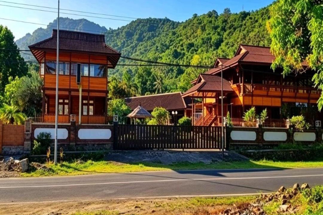 Senggigi Hotel | Hotel Besar Bulan Baru Senggigi - Near Senggigi Beach