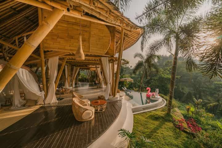 Selat Villa | Bamboo Villa with Amazing mount agung view