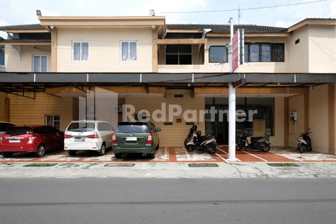 Sinduadi Hotel | Aster Triplets Guest House JCM Mitra RedDoorz