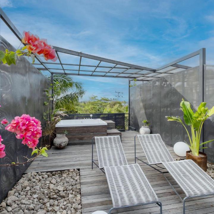 Batu Bolong Hotel | The Lima Ocean Suites Pererenan