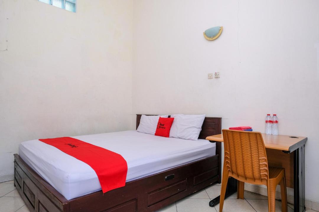 Kebumen Hotel | RedDoorz Syariah near Alun Alun Kebumen