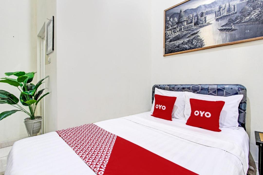 Rembang Hotel | OYO Life 92184 Mr Brown Homestay