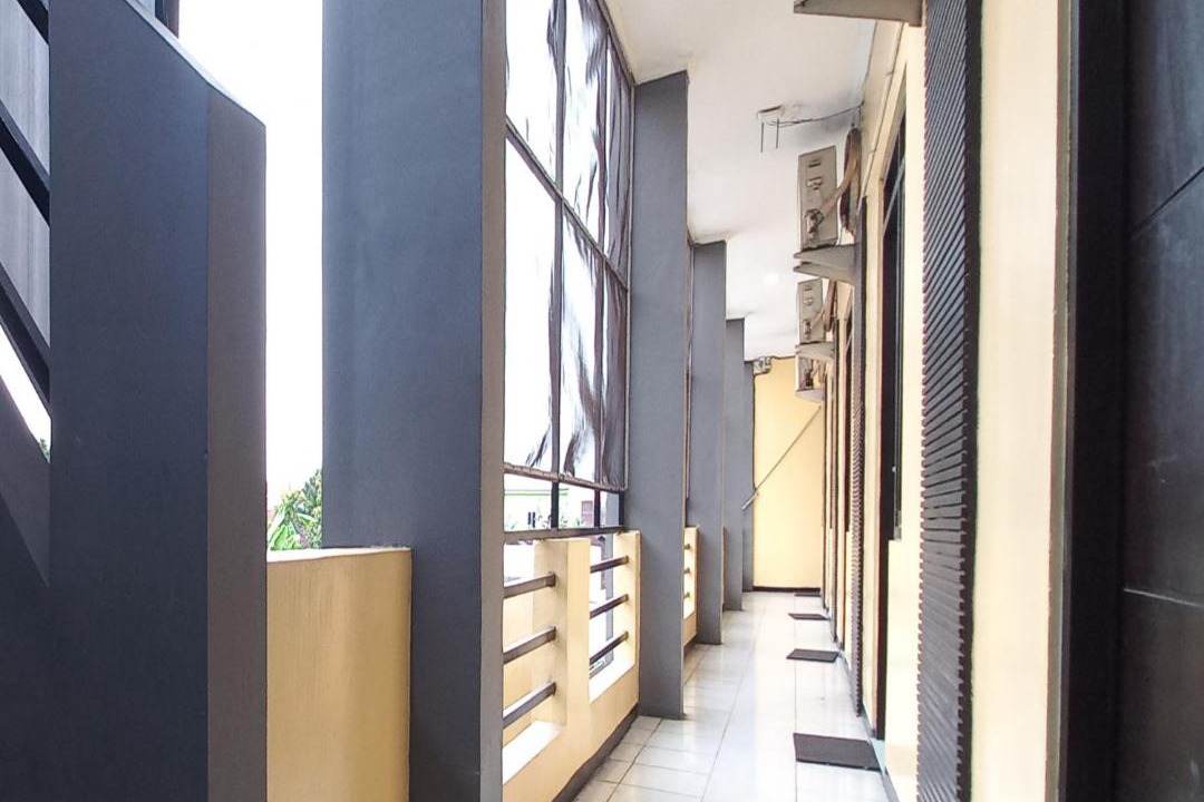 Sidoarjo Hotel | RedDoorz Syariah at Hotel Pandan Wangi near Alun Alun Sidoarjo