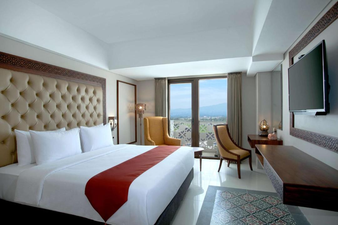 Tarogong Hotel | Alhambra Hotel & Convention, BW Signature Collection