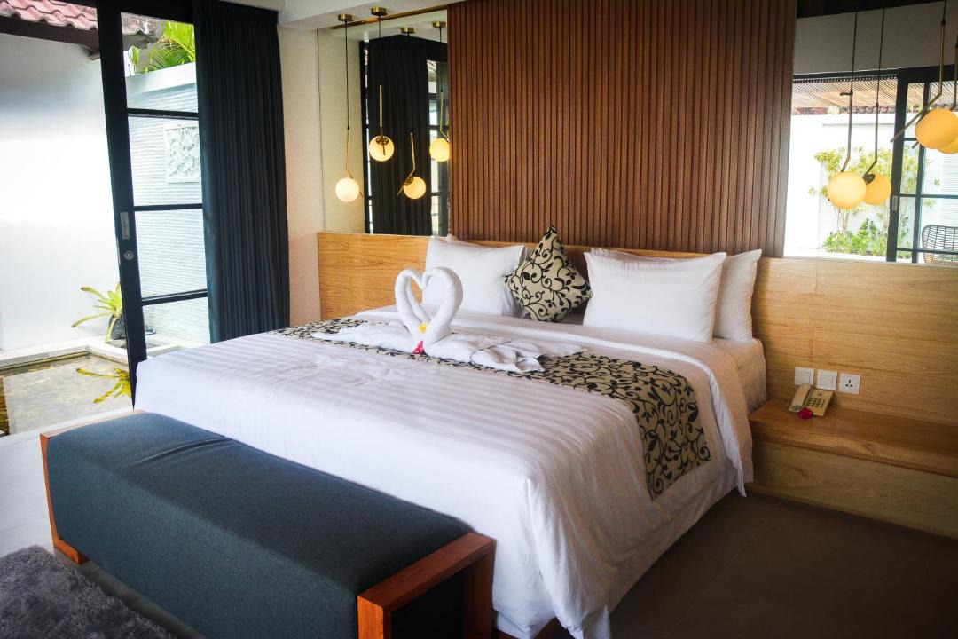 Seminyak Hotel | The Kon's Villa Bali Seminyak