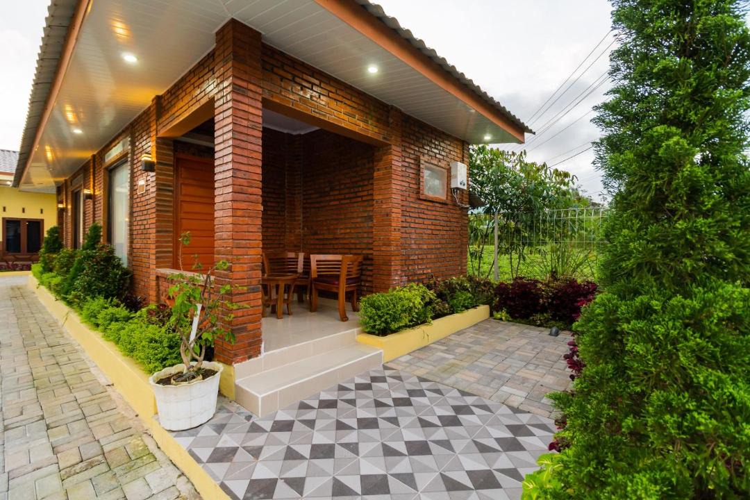 Siborongborong Hotel | RedDoorz @ Aldos Villa Silangit