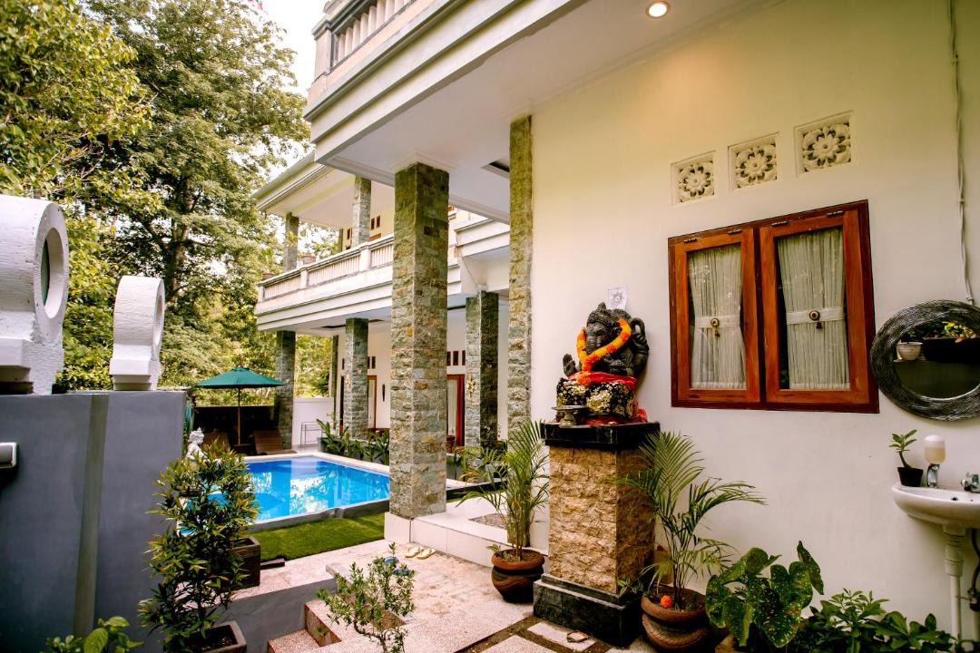 Sampalan Hotel | The Puncak Santhi Inn