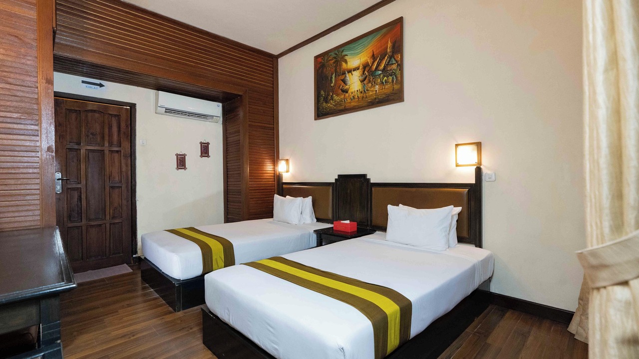 Photo of Bedroom in Kartika Plaza