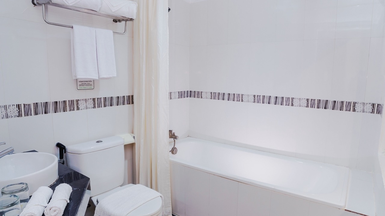 Photo of Bathroom in Waena
