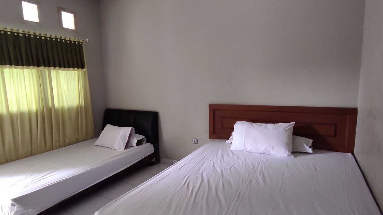 Photo of Bedroom in Enrekang