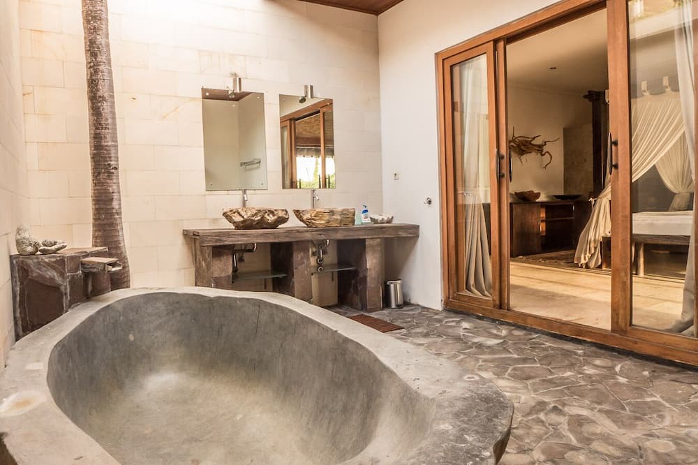 Photo of Bathroom in Padangsambian Klod